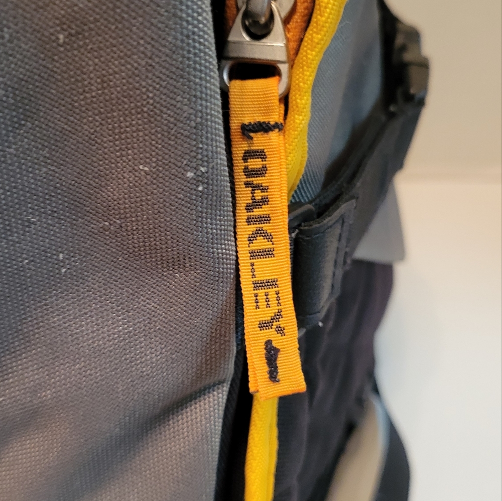 Oakley  Backpack - Picture 8 of 14